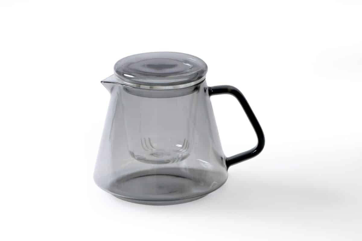 without-motif-2-1.jpg A grey-tinted glass pot with a capacity of 600ml.