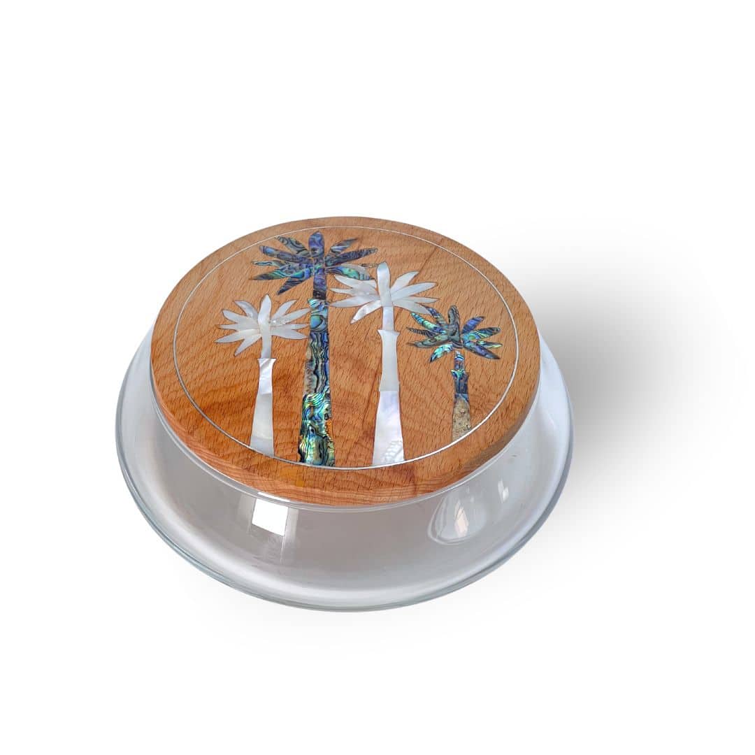 1 Luxury Glass Bonbonniere featuring exquisite Mother of Pearl inlay